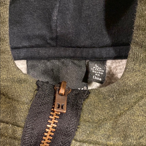 Vintage 2000s Hurley Olive Green and Black Zip-Up Jacket - Picture 2 of 5